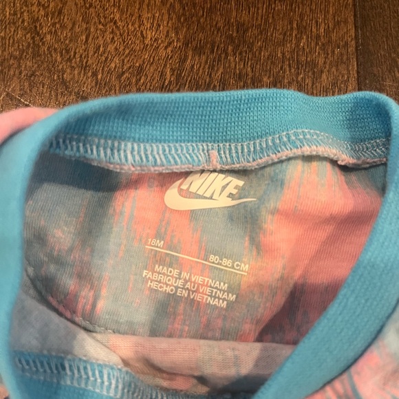 Nike One Piece - Picture 3 of 3